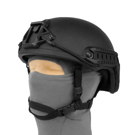 Puppenkopf mit FAST-Helm - Ansicht schraeg