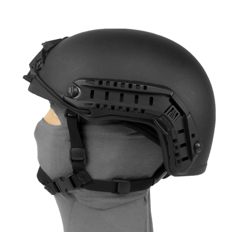 Puppenkopf mit FAST-Helm - Seitenansicht