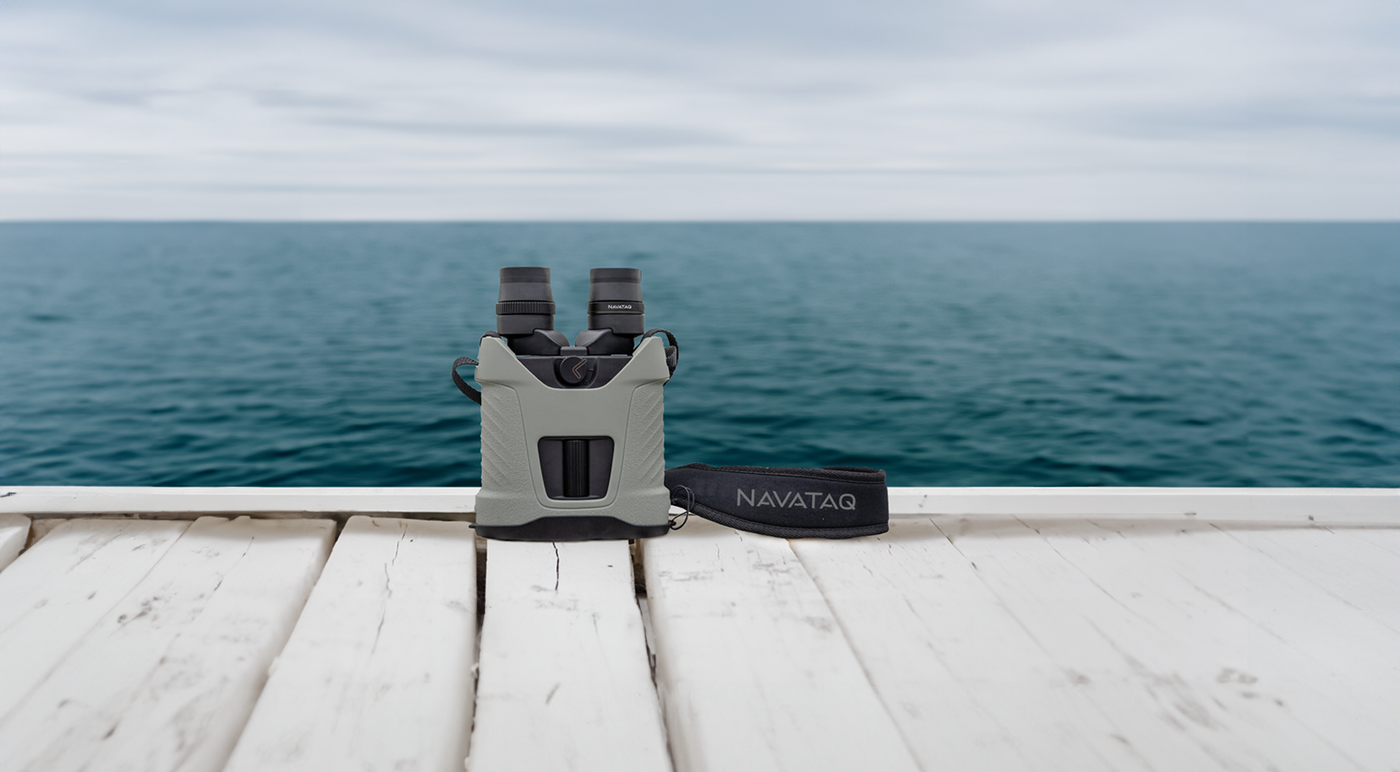 Navataq Fernglas auf Steg