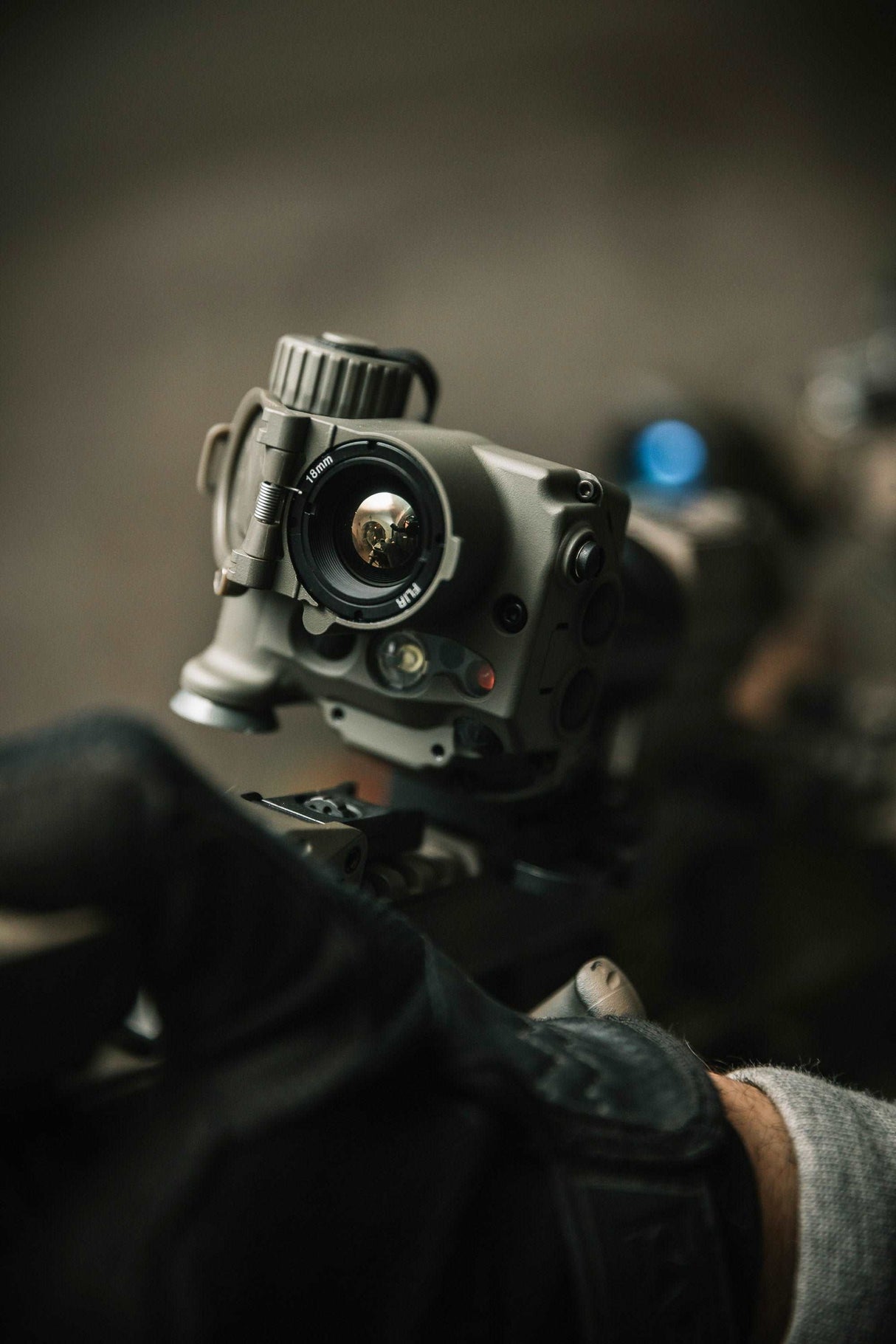 Nahaufnahme der TILO-Waermebildbrille als Vorsatzgeraet